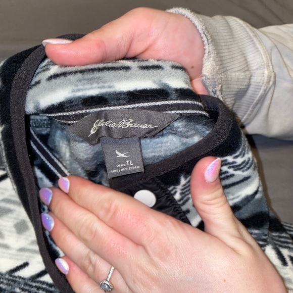 Eddie Bauer Pullover - Picture 4 of 5